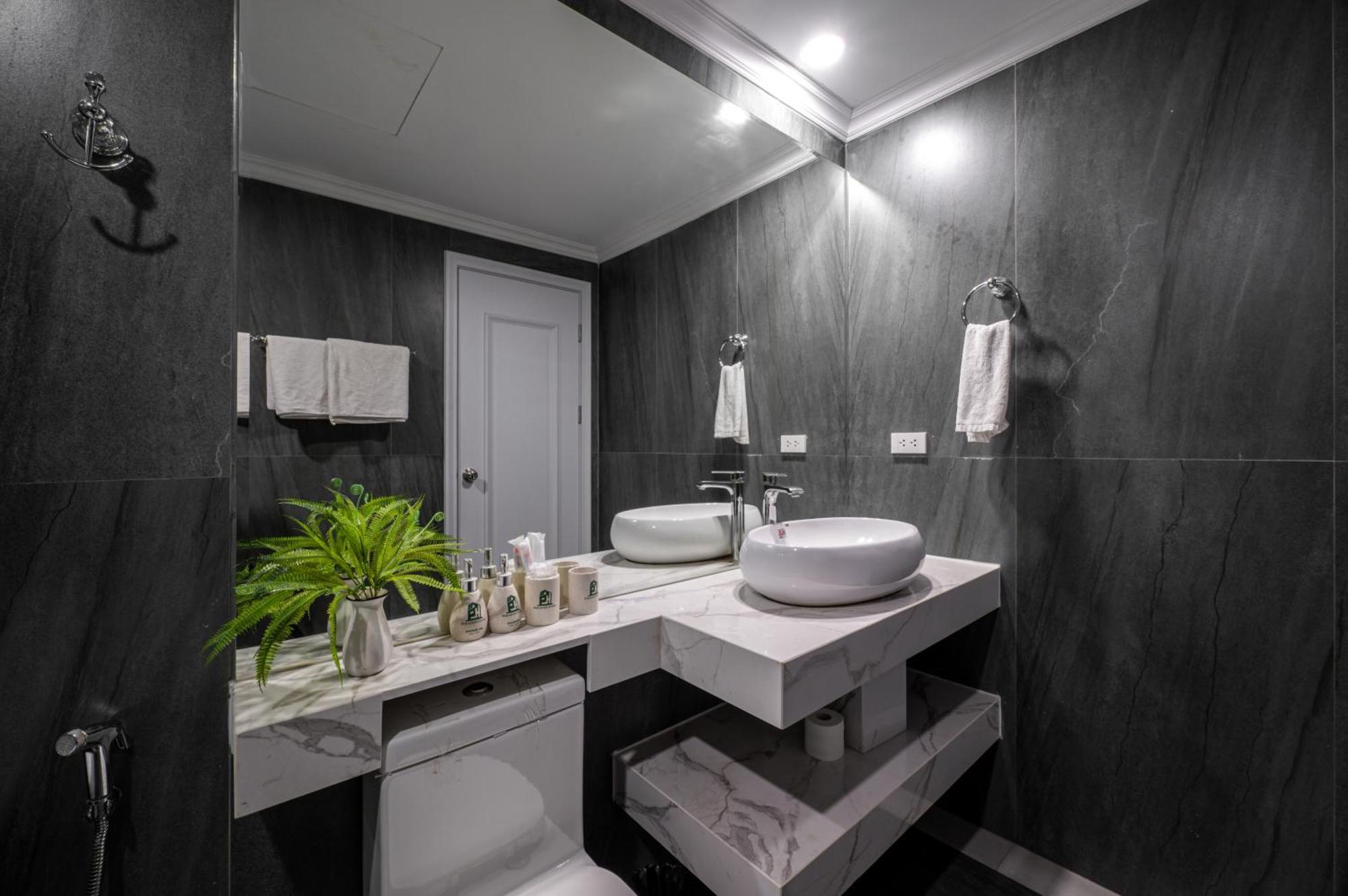 Luxe Paradise Suites Xuan Dieu Hanoi Exteriör bild