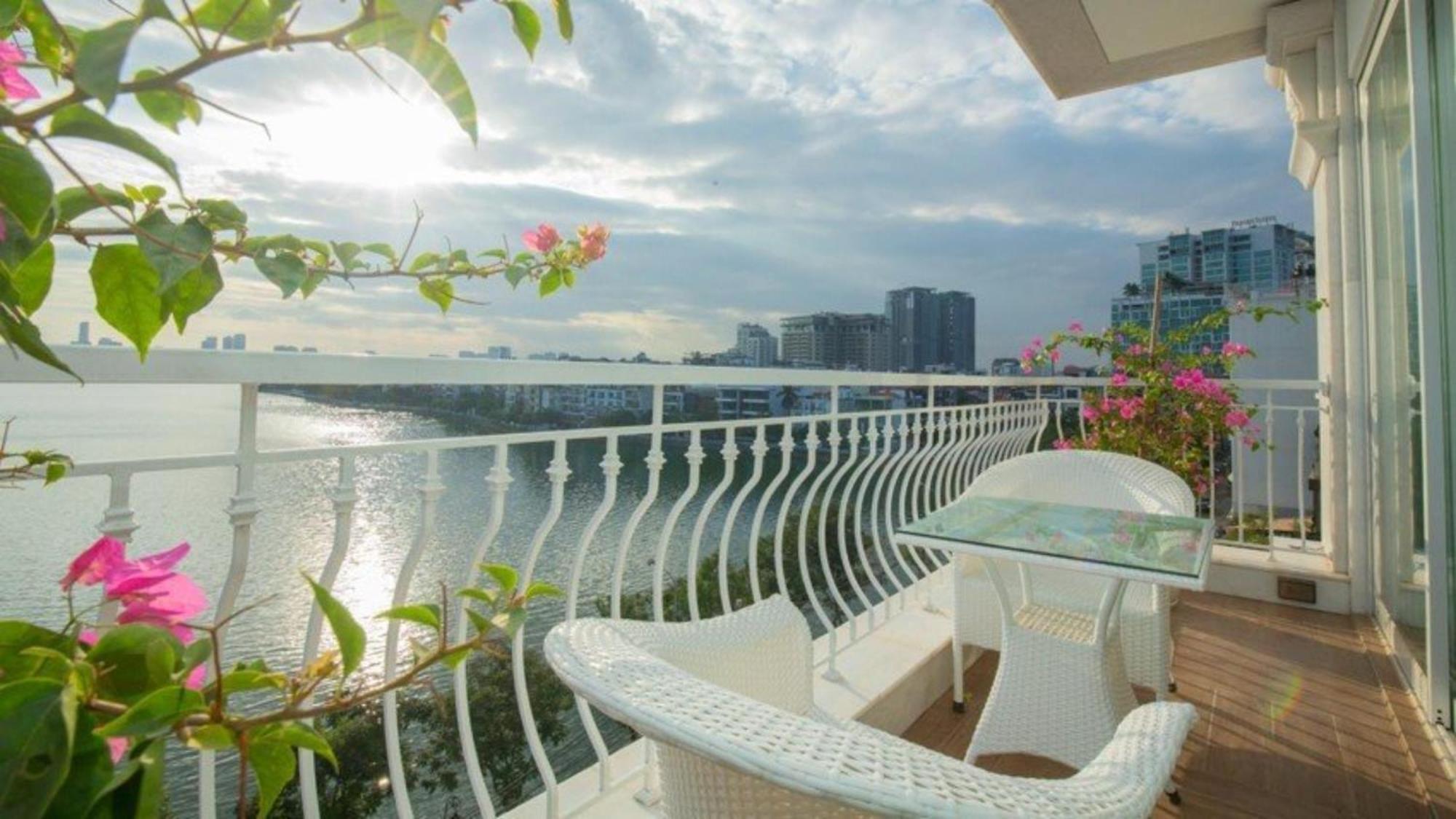Luxe Paradise Suites Xuan Dieu Hanoi Exteriör bild